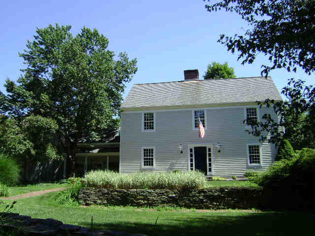 Building photograph for 498 MUNGER LN